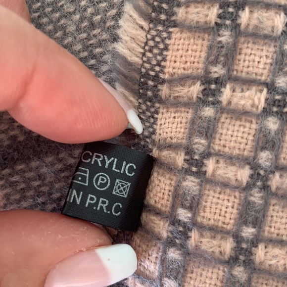 Soft Pink & Gray Patterned Wrap/Scarf - Picture 4 of 7